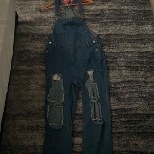 These are overalls that I’m selling.